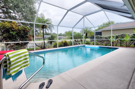 relaxing holiday Briarwood Vacation Rentals Naples Florida pool entertaining private house BBQ