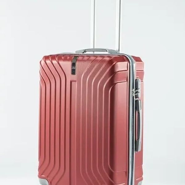 🧳 The Carry-On – $150
Your essentials, styled to perfection
✨ 3–4 day itinerary