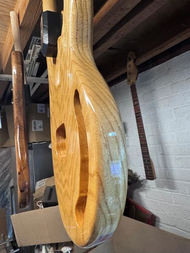 Customer commission - Paulowenia Stingray curing after nitro clearcoat