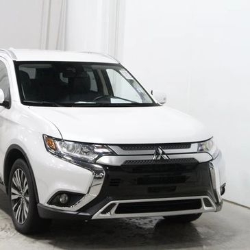 2.4 litter engine size and really cheap on Gas

AWD

Enjoy what my 2020 mitsubishi outlander 
7-pass