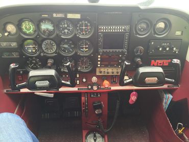 The original 1976 Cessna 172 panel.