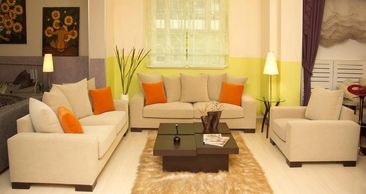 The Miracle Maids | clean siting area, formal living room clean and tidy living room