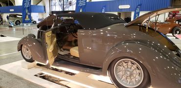 2019 AMBR winner dash panels by Main Street Custom Finishing