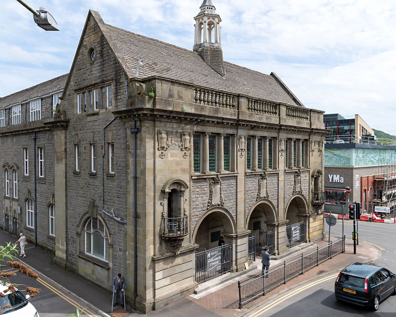 Pontyoridd Register Office Wedding Photography wedding photographer at Pontypridd Register Office