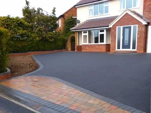 Tarmac driveway prices Exeter | Asphalt driveway cost | Local tarmac company Devon