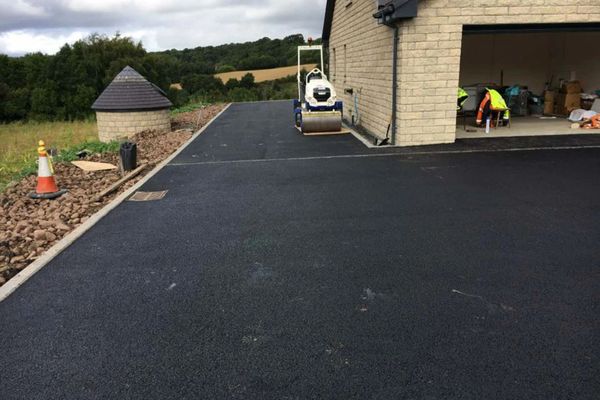 Concrete driveway prices Exeter | Local concrete contractors | Driveway builders Devon