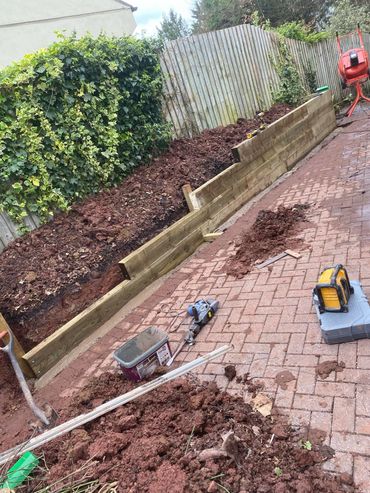 Garden design specialists Exeter. Devon Landscaping's creative experts. Book now!