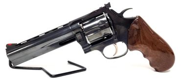 6729
DAN WESSON 44VE
REVOLVER PRE-OWNED 44MAG 6” BRL