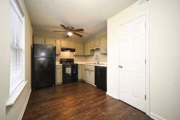 Kitchen to an apartment in Mount Washington Square, Kentucky