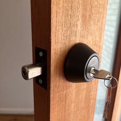 deadbolt