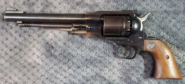 RUGER OLD ARMY PROBABLY THE BEST MUZZLE LOADING REVOLVER AVAILABLE  .44/.45  USED CONDITION 
CAN BE