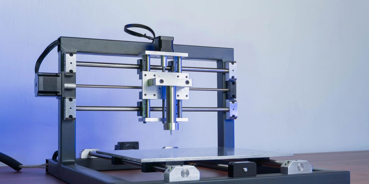 CNC 3030 compacta y precisa. CNC para corte de aluminio con, ideal para nuevos negocios.