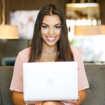 Virtual presentations. Virtual meetings. Hybrid meetings. Facial expression. Smile for the camera.