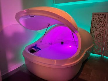 Weightless Float Clam Shell