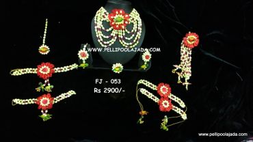 Pellipoolajada_FlowerJewelry_Tirupati: Floral jewelry real flowers with big neckpiece earrings