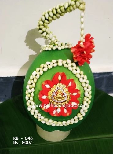 Pellipoolajada_KobbariBondam_Hyderabad: KobbariBondam design with Netted mallepoovu, lakshmi billa