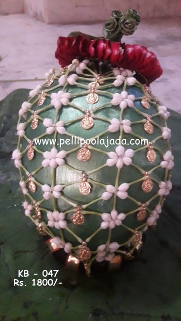 Pellipoolajada_KobbariBondam_Chennai: design with netted mallepoovu/small lakshmi billas
