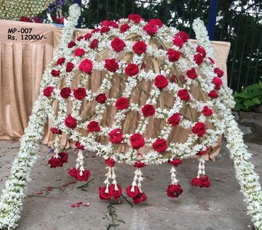 Pellipoolajada_Pandiri_Guntur: Floral Pelli pandiri umbrella shaped made with mallepoovu