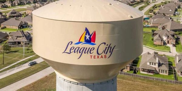 Water tower in League City, Texas.
