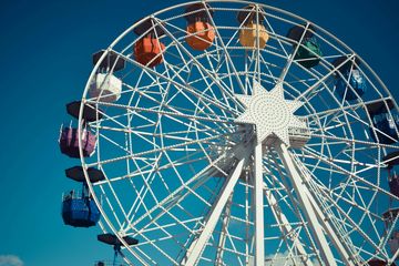 A Ferris Wheel is the begin and end of a long adventure...