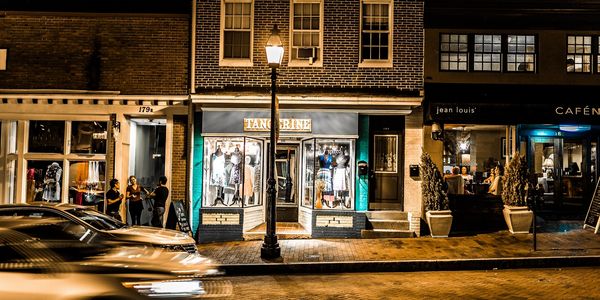 Brick and Mortar storefront, providing support for retail locations