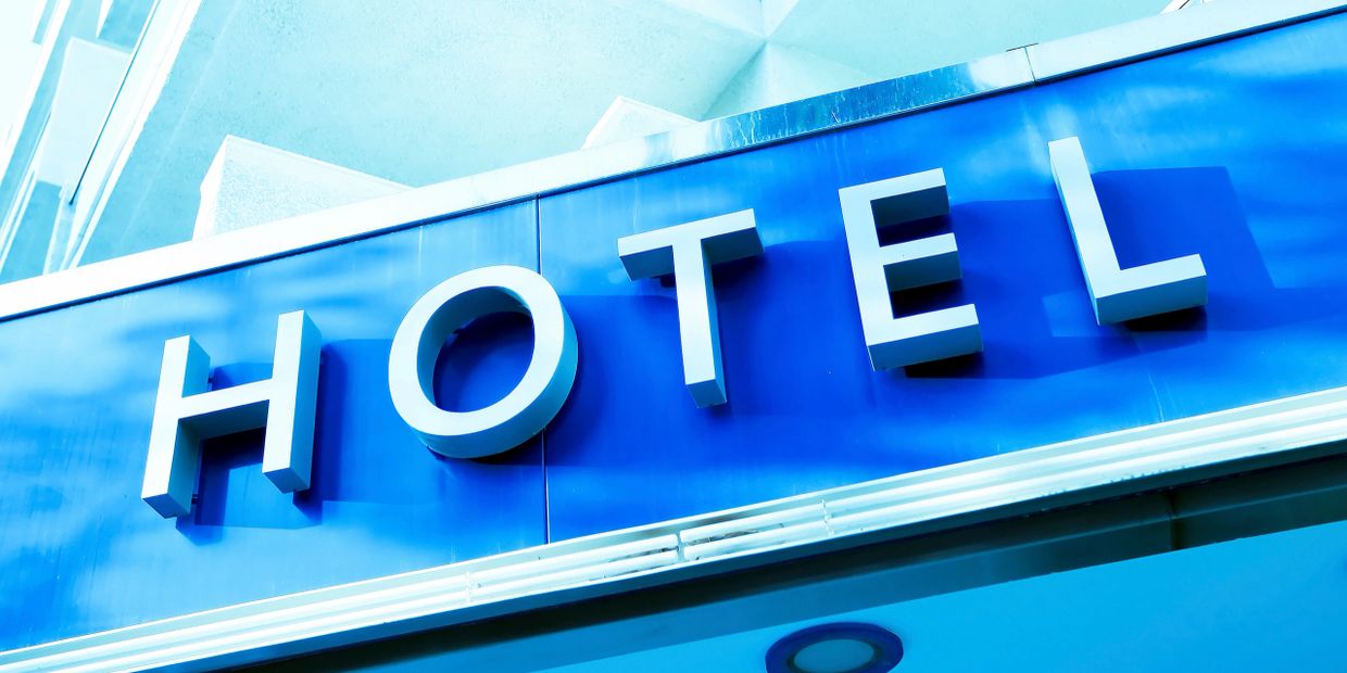 Picture of the word Hotel.