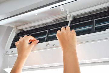 cleaning a air conditioner split system indoor unit