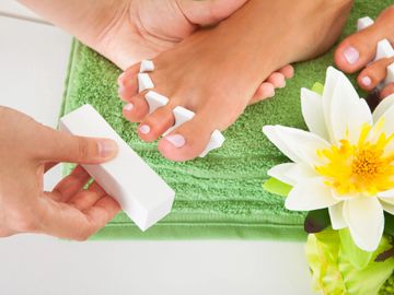 The real relaxation at home or vacation rental, we bring the entire Spa to you!, choose from Pedicures, Massages, Manicures, Facials and more!