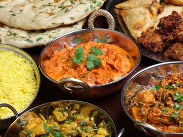 vegetarian and non vegetarian dishes at Royal India