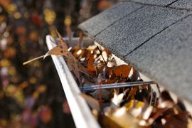 gutter cleaning, full gutters, downspout cleaning, full gutters, experienced gutter cleaning 