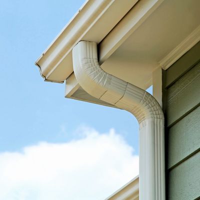 Seamless rain gutter installed on the corner of a residential home in York County, PA