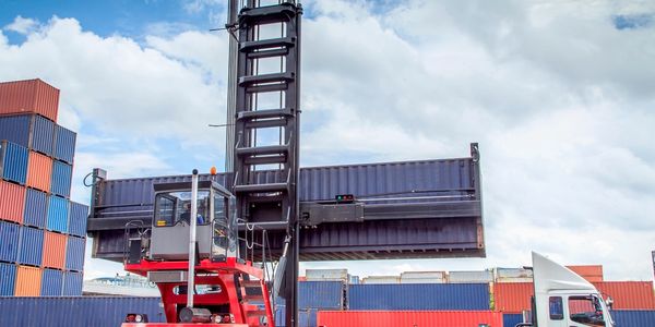 Container handling drayage
