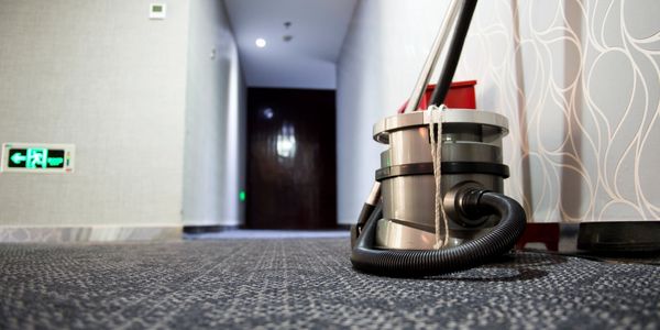 vacuuming & carpet cleaning