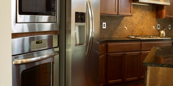 washer dryer cooktops ovens stoves dishwasher disposal icemaker refrigerator freezer microwaves rang