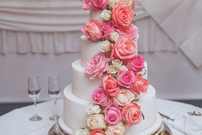 Fresh Flowers Wedding Cake
