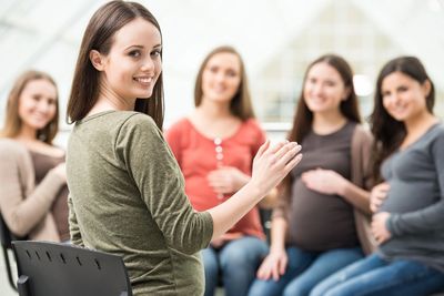 A childbirth process education class in Syracuse, NY
