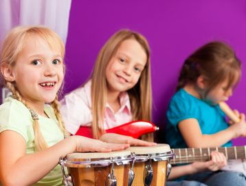 children learning music