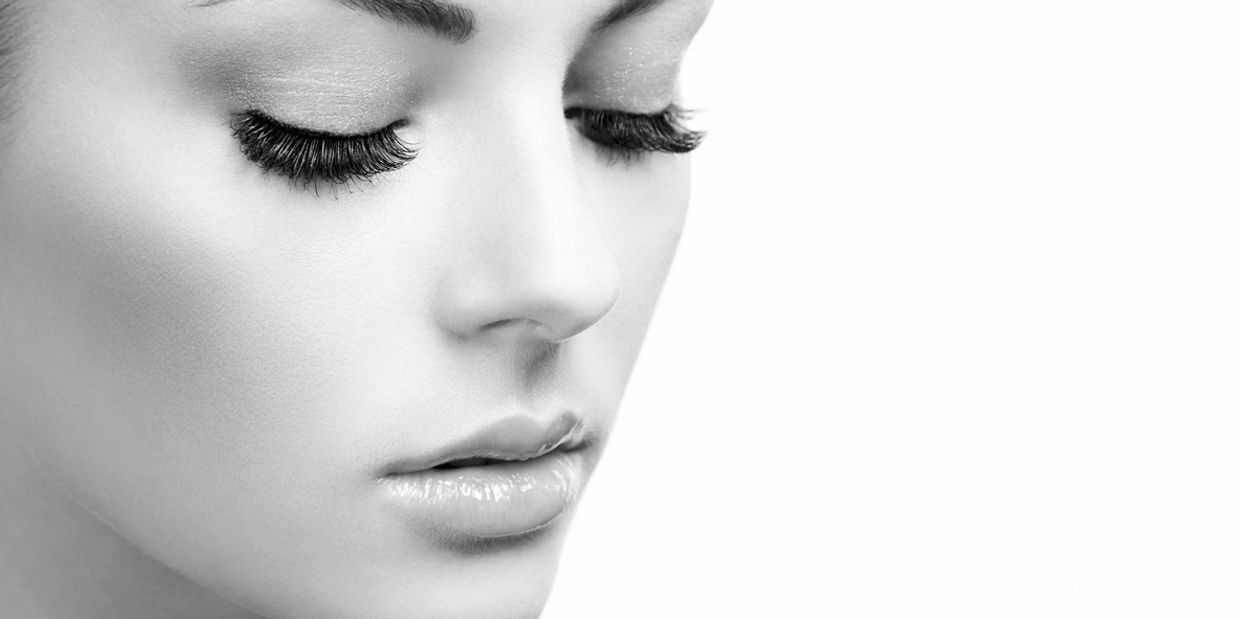 Woman with eyelash extensions 