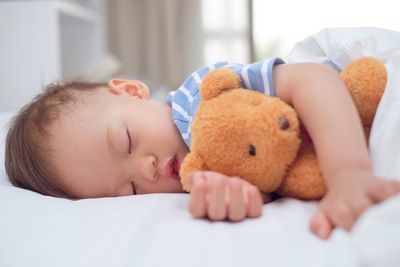 In home gentle attachment based sleep training for infants, babies and toddlers.