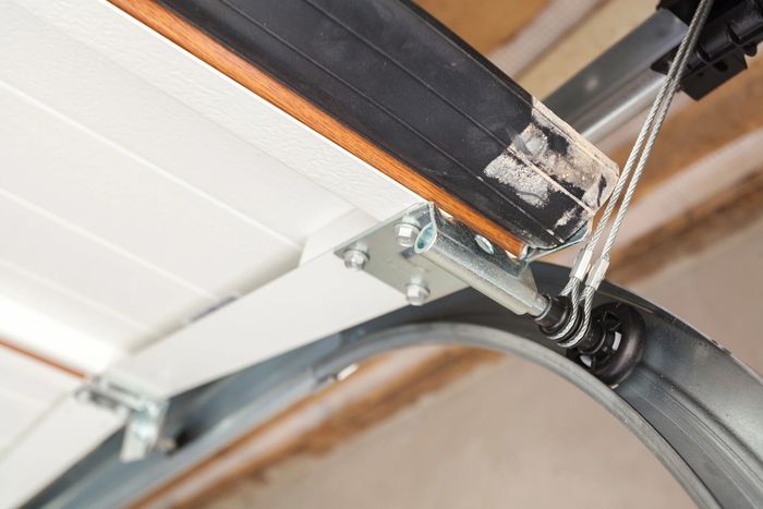 Maintaining your rollers, canles and hidges 