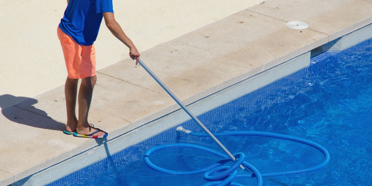 POOL CLEANING
