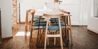 photo of a dinning table and chairs 