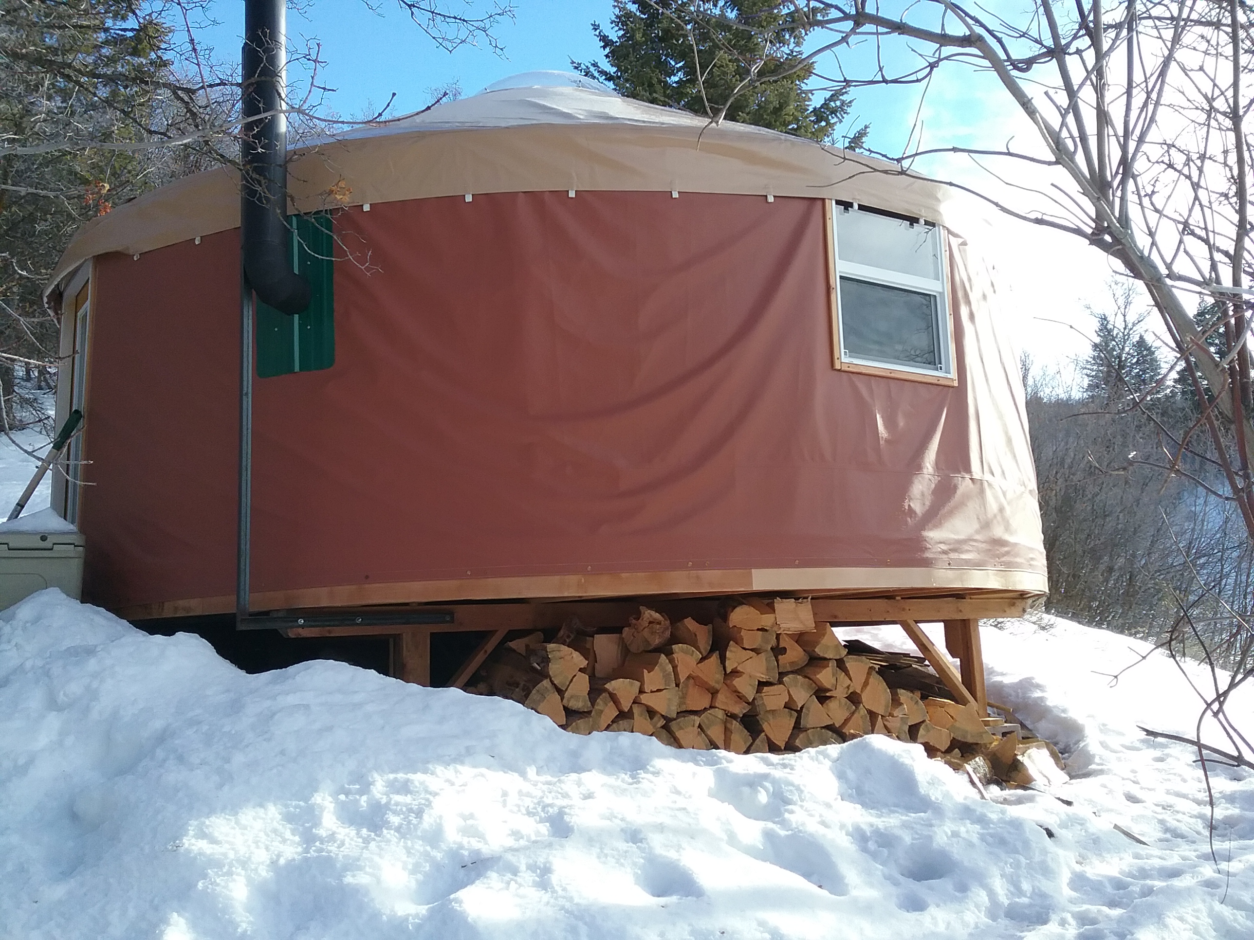 Caribou Yurt - Lodging, Bed and Breakfast, Aire B&b