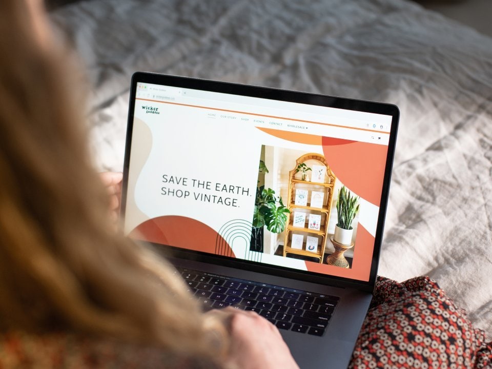 Godaddy Studio Features Headline Section 960X720