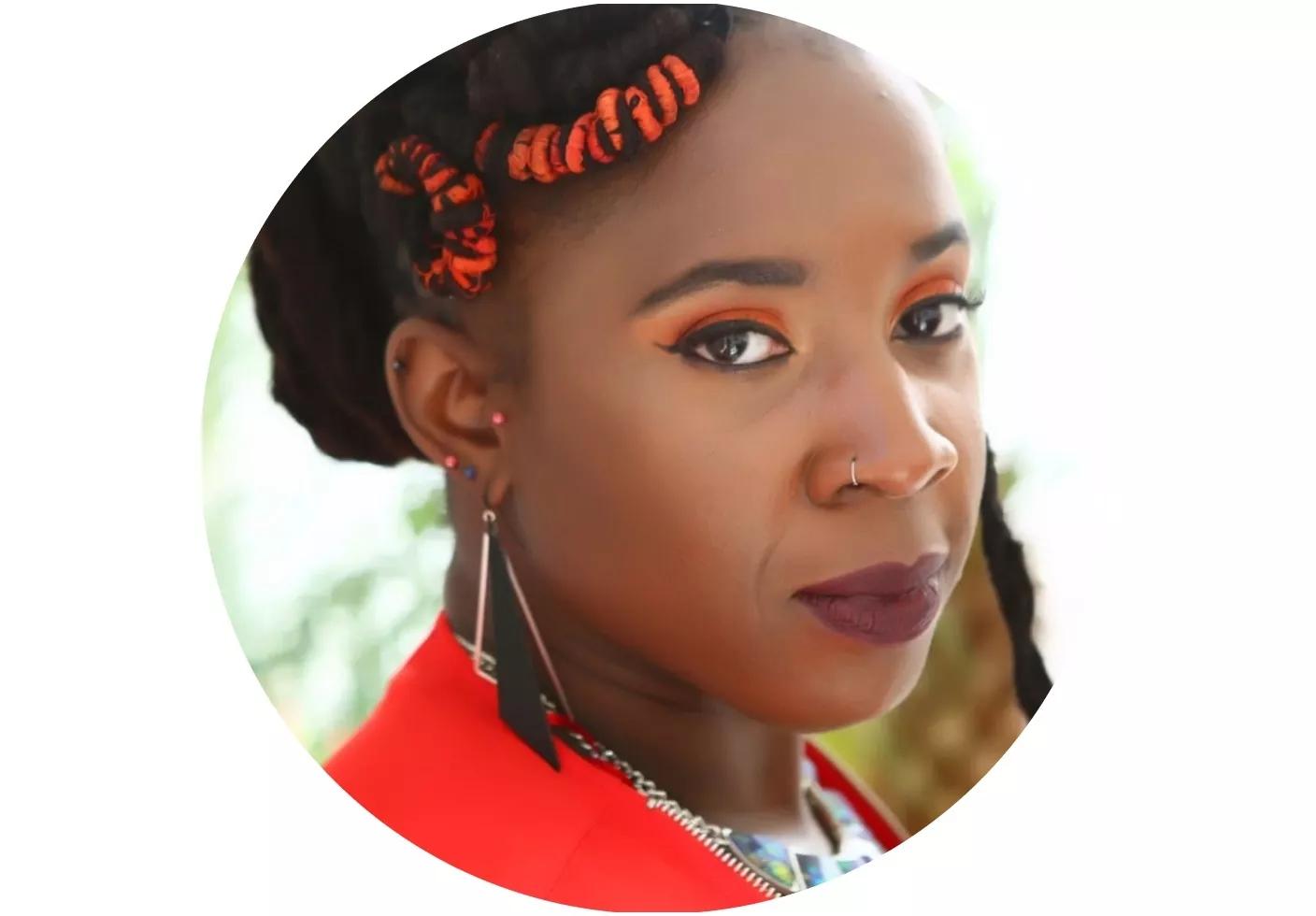 multi column nicole 704x490 2x