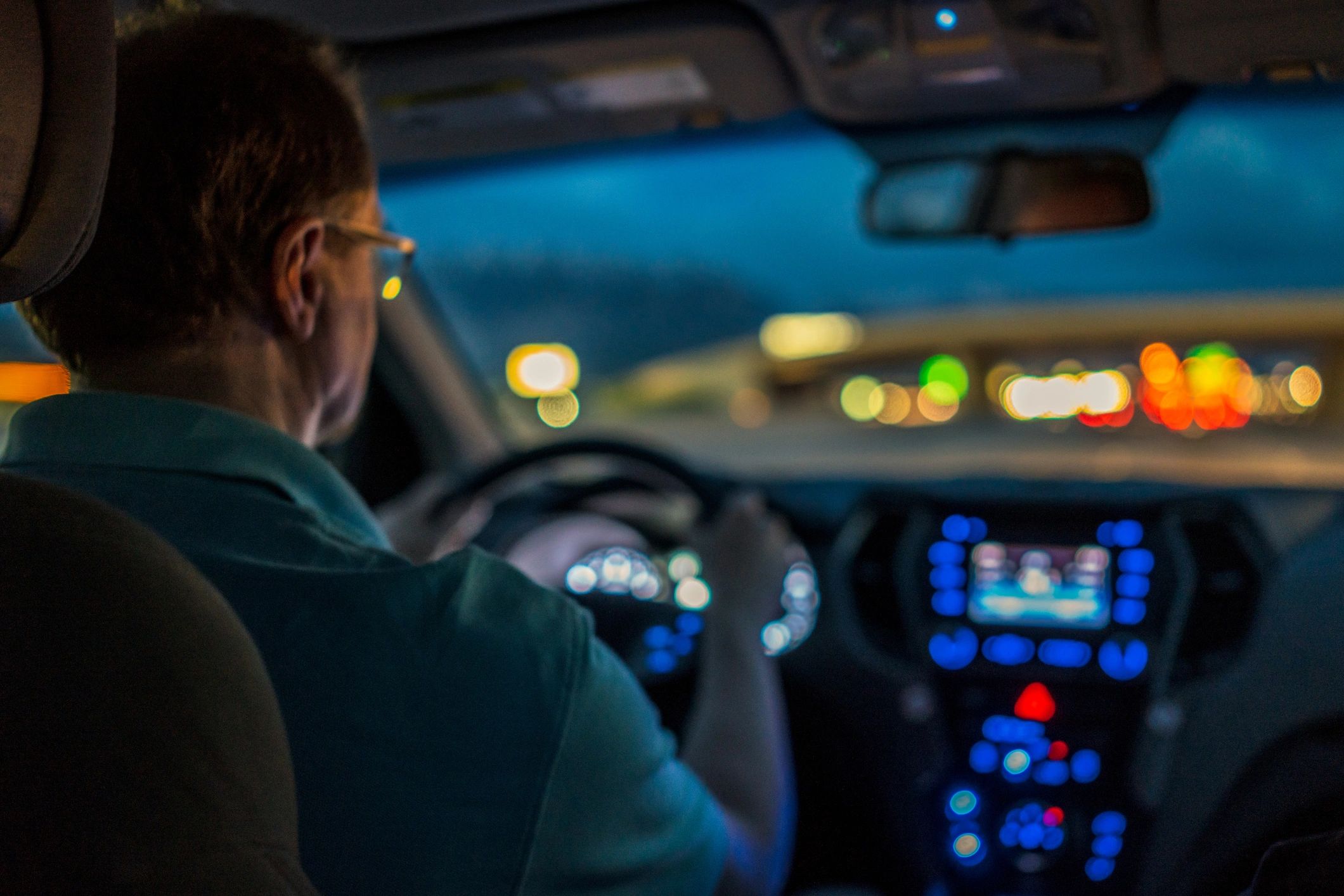 Mastering Safe Driving: Key Tips and Techniques