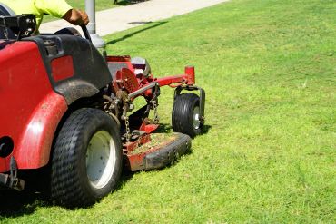 Commercial  Landscaper