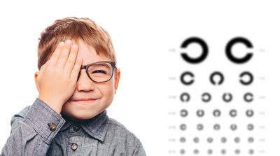 Kid's eye exam 
Children's eye exam 