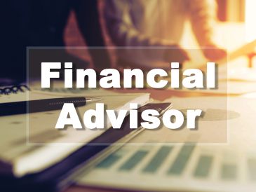 Un conseiller financier au travail.