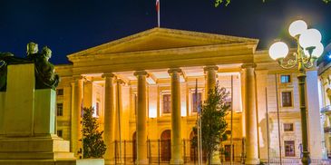 photo of malta law courts in valletta